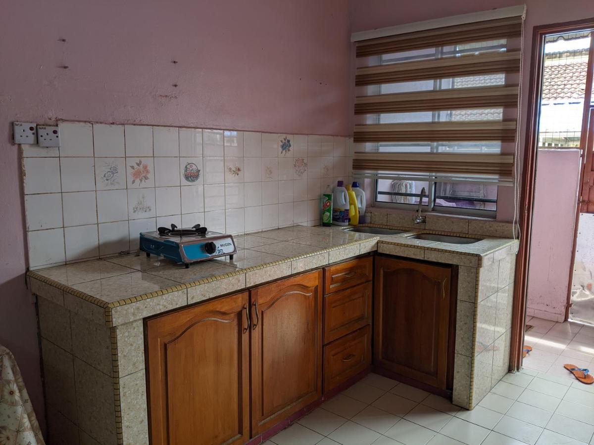 Aryani Homestay Kampong Kelemak الغرفة الصورة