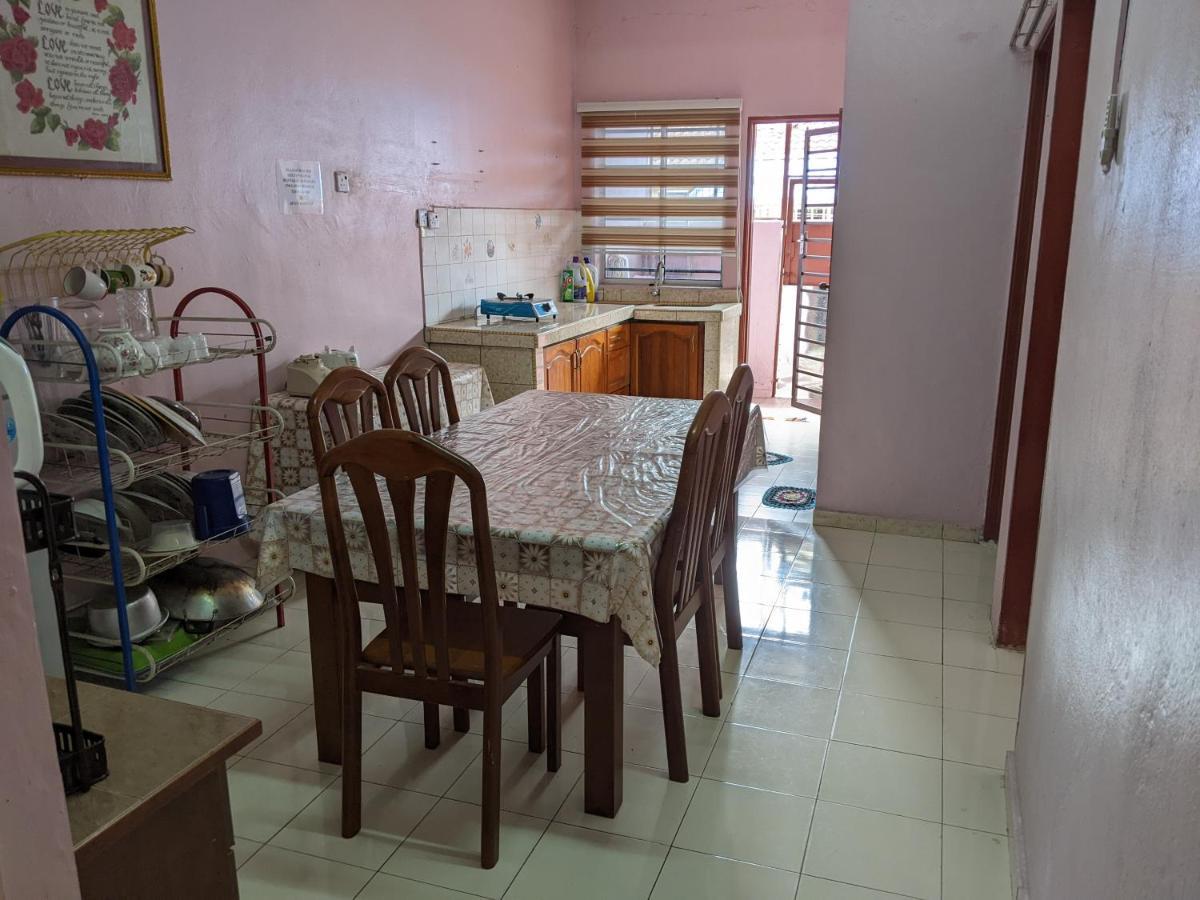 Aryani Homestay Kampong Kelemak الغرفة الصورة
